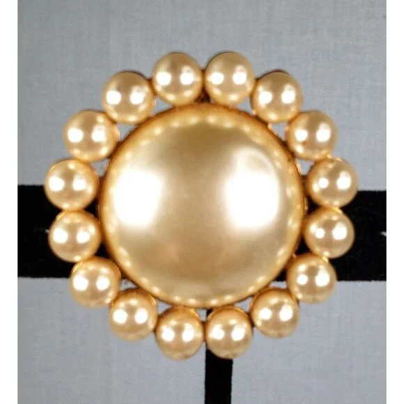 Vintage 1960's Kenneth Jay Lane Faux Pearl Gold Tone Circular Pendant Brooch Pin